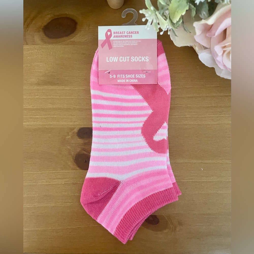 Breast Cancer Awareness Crew Socks Pink Ribbon FREE GIFT WRAPPING!